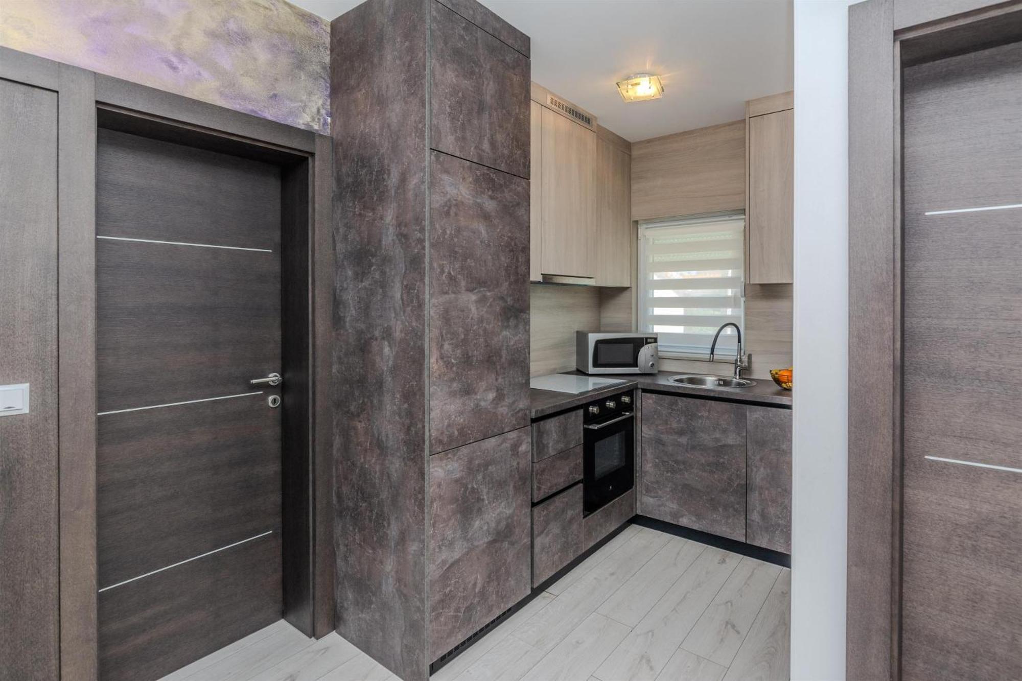 Apartments Lucica วีร์ ภายนอก รูปภาพ