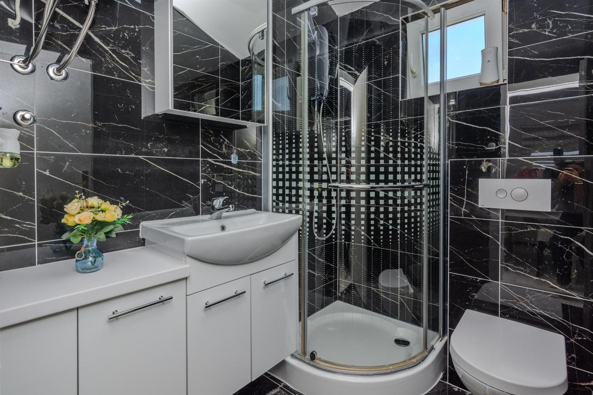 Apartments Lucica วีร์ ภายนอก รูปภาพ