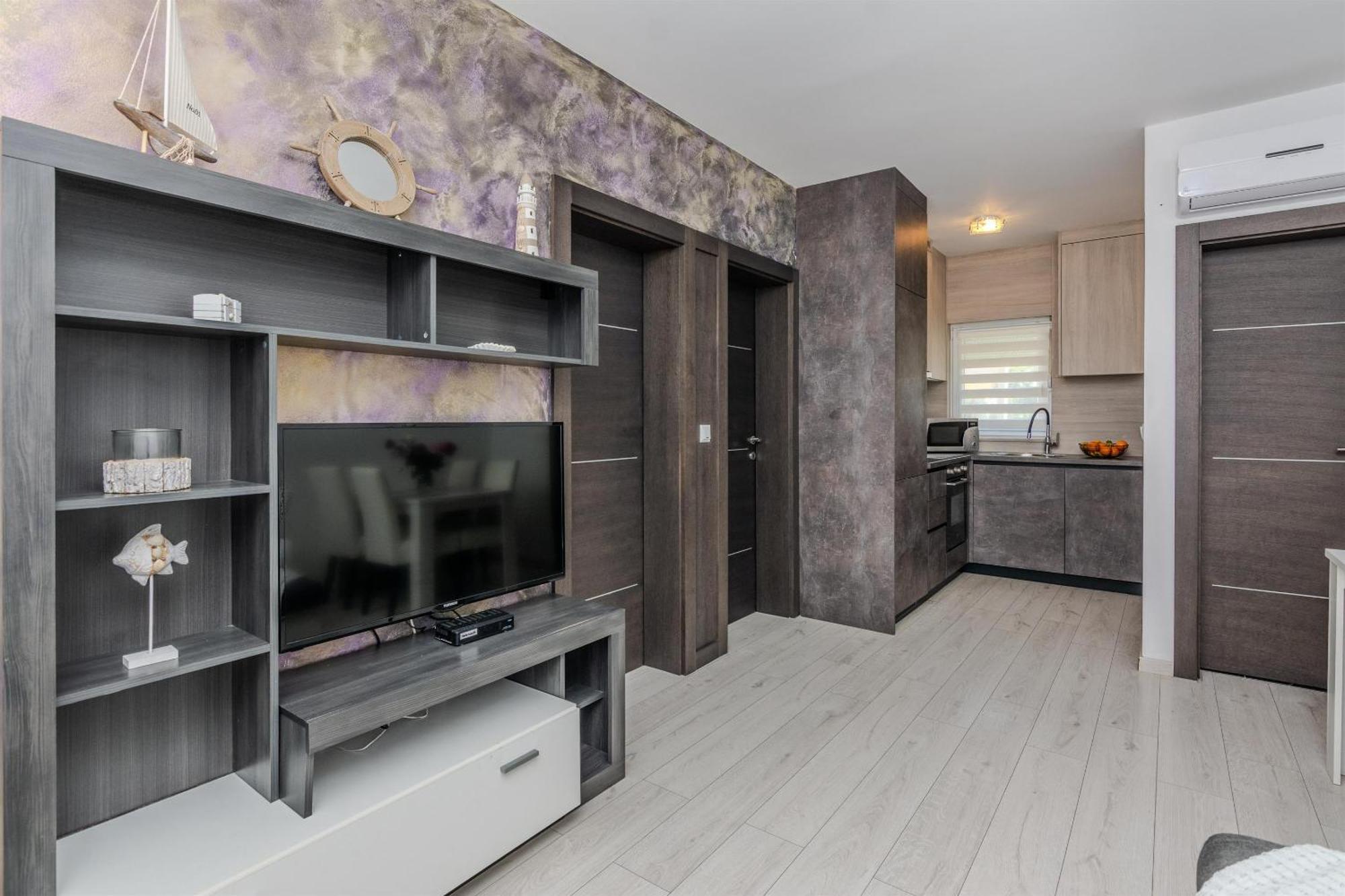 Apartments Lucica วีร์ ภายนอก รูปภาพ