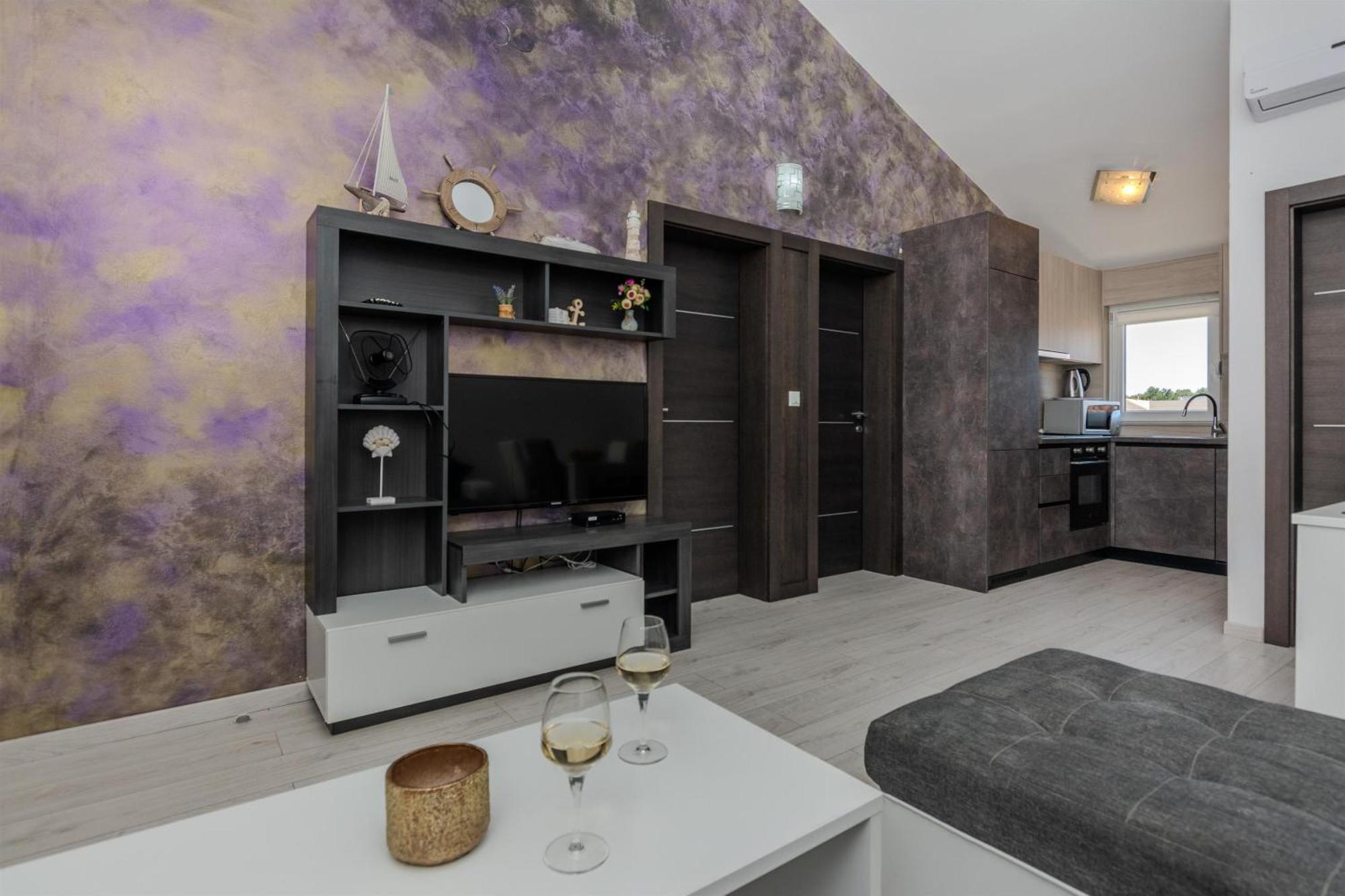 Apartments Lucica วีร์ ภายนอก รูปภาพ