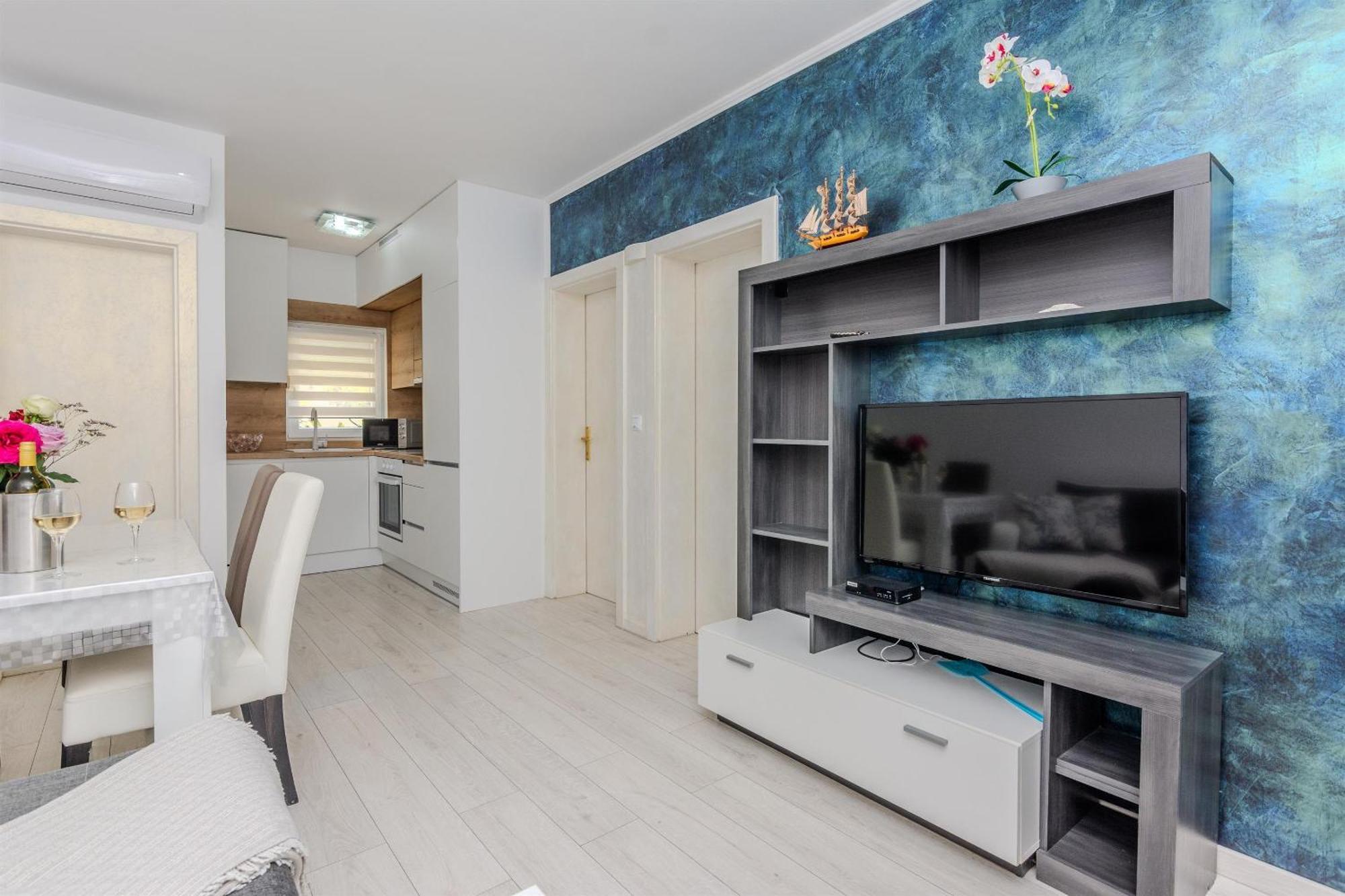 Apartments Lucica วีร์ ภายนอก รูปภาพ